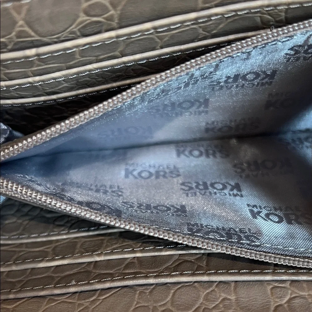 Michael Kors Tan‎ Crocodile-Embossed Wallet Luxurious Design